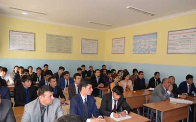 Сиёсат ва иқтисодиёт бо ҳам алоқаманданд Сиёсат ва иқтисодиёт бо ҳам алоқаманданд