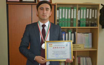 Азизбек дар шоҳмотбозӣ пирӯз гашт Азизбек дар шоҳмотбозӣ пирӯз гашт