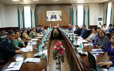 ОМӮЗИШИ ЗАБОНҲОИ ХОРИҶӢ БО ФАРОГИРИИ БАРНОМАҲО ОМӮЗИШИ ЗАБОНҲОИ ХОРИҶӢ БО ФАРОГИРИИ БАРНОМАҲО