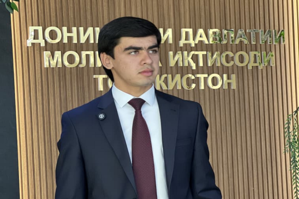 ИСТИҚЛОЛ ЧАРОҒИ РОҲИ МО БА СӮИ ФАРДОСТ!